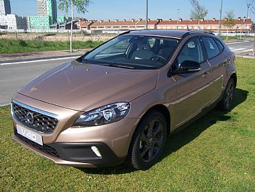 VOLVO V40 1.6 115 cv CROSS COUNTRY MOMENTUM 5p Manual