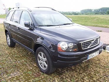 VOLVO XC90 185 cv D5 MOMENTUM AUT 7 ASIENTOS Aut.