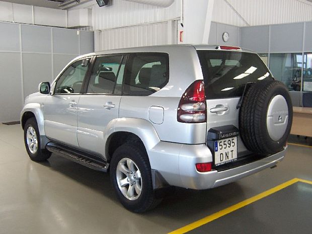 TOYOTA LAND-CRUISER 
