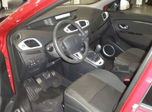 RENAULT GRAND-SCENIC 