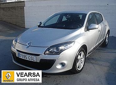 RENAULT MEGANE 1.5 105 cv 1.5dCi Dynamique 105 5p Manual